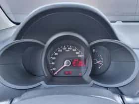 Kia Picanto (2014) thumbnail 12