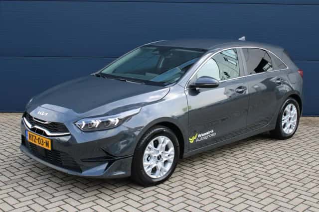 Kia Ceed (2025) thumbnail 3