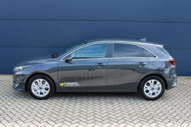 Kia Ceed (2025) thumbnail 4