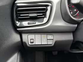 Kia Rio (2021) thumbnail 23