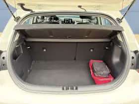 Kia Rio (2021) thumbnail 25