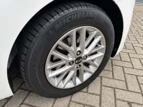 Kia Rio (2021) thumbnail 8