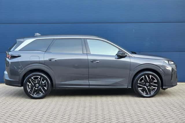 Peugeot 5008 (2025) thumbnail 4