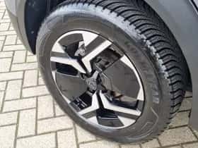 Peugeot 2008 (2024) thumbnail 17