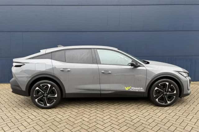 Peugeot 408 (2025) thumbnail 3