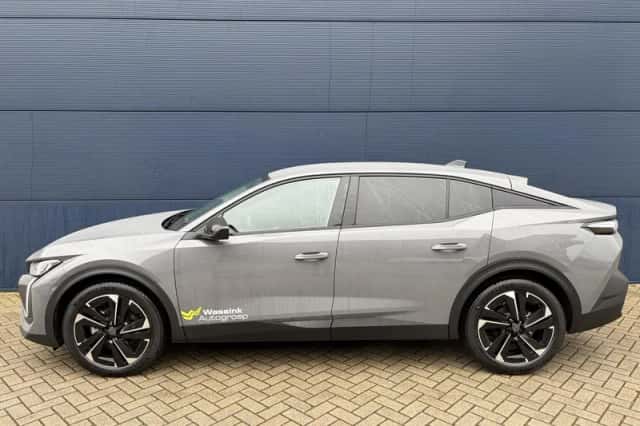 Peugeot 408 (2025) thumbnail 4