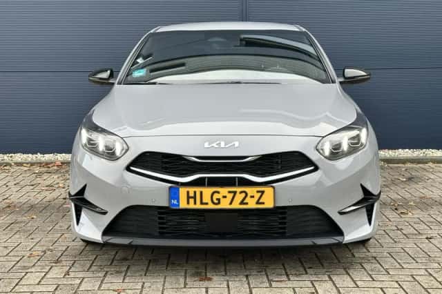 Kia Ceed (2025) thumbnail 3