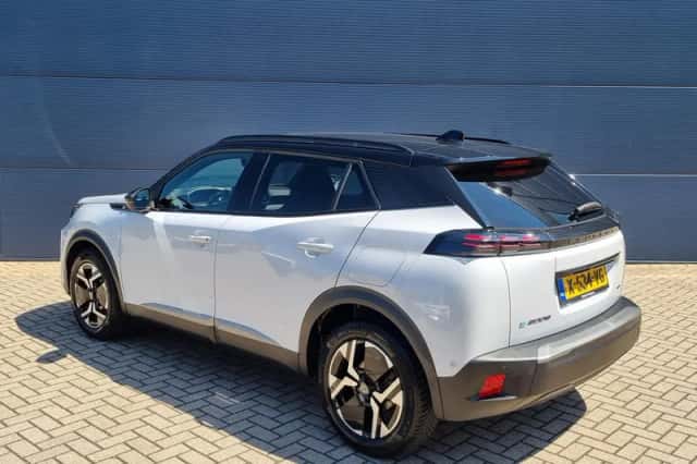 Peugeot e-2008 (2024) thumbnail 4