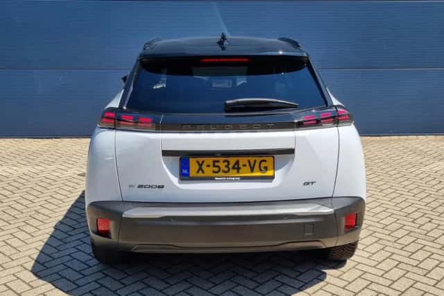 Peugeot e-2008 (2024) thumbnail 5