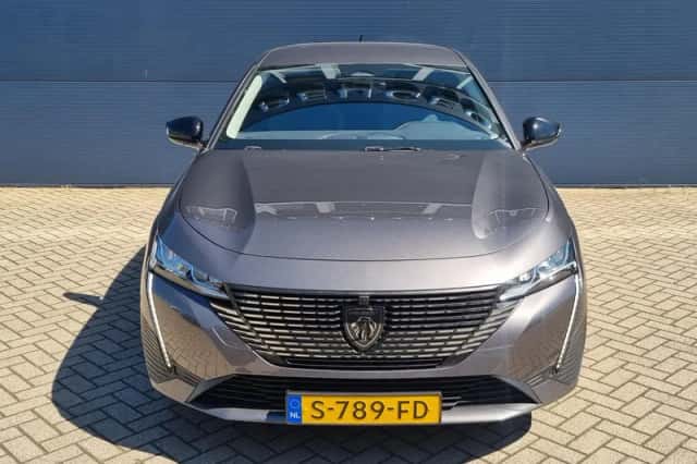 Peugeot 308 (2023) thumbnail 3