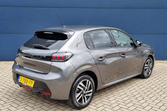 Peugeot 208 (2023) thumbnail 5