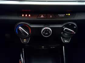 Kia Rio (2021) thumbnail 4