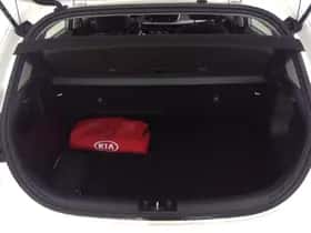 Kia Rio (2021) thumbnail 6