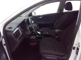 Kia Rio (2021) thumbnail 7