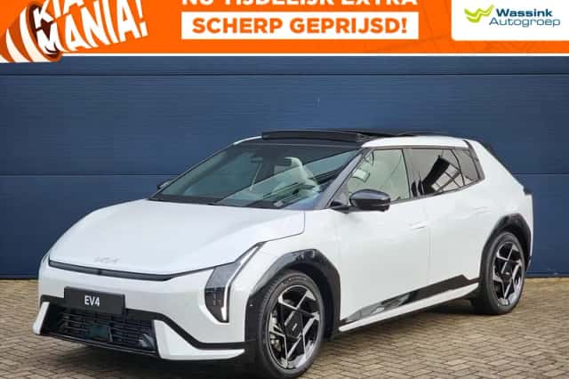 Kia EV4 (2026) thumbnail 1