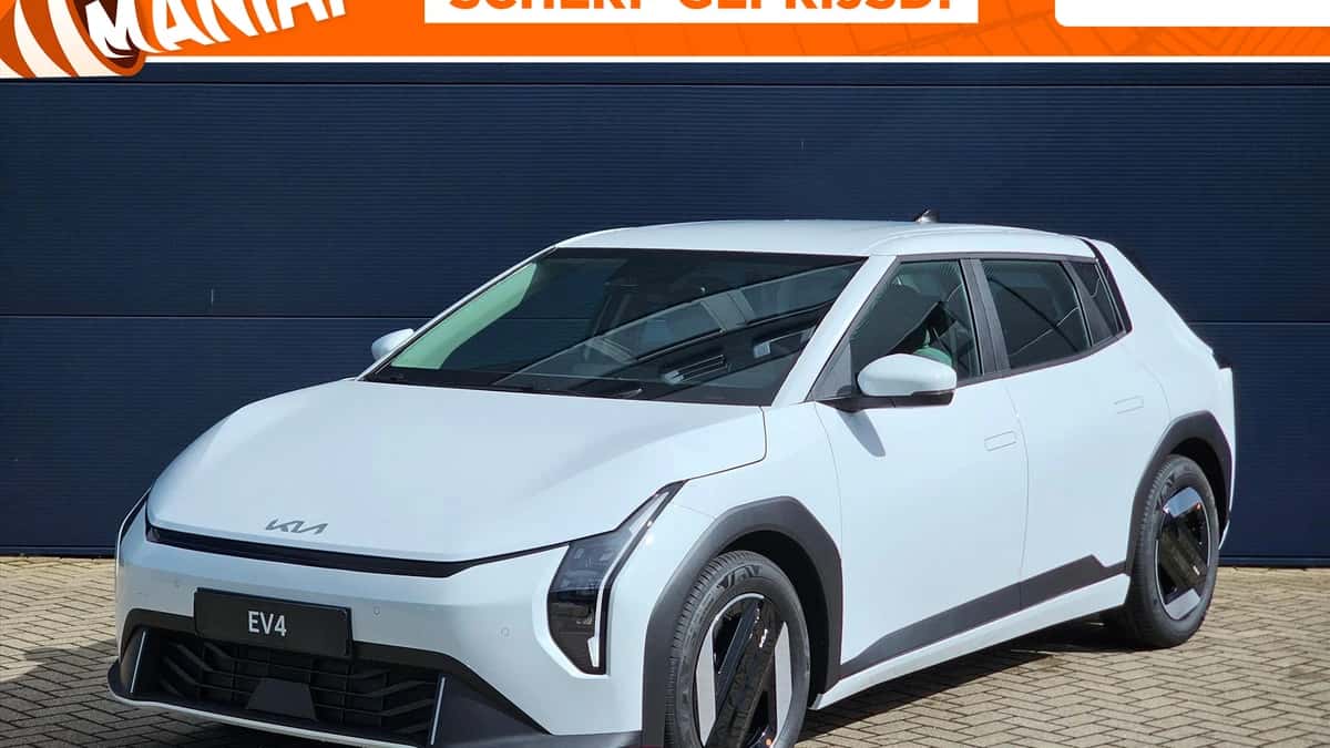 Kia EV4 (2026) — foto 1