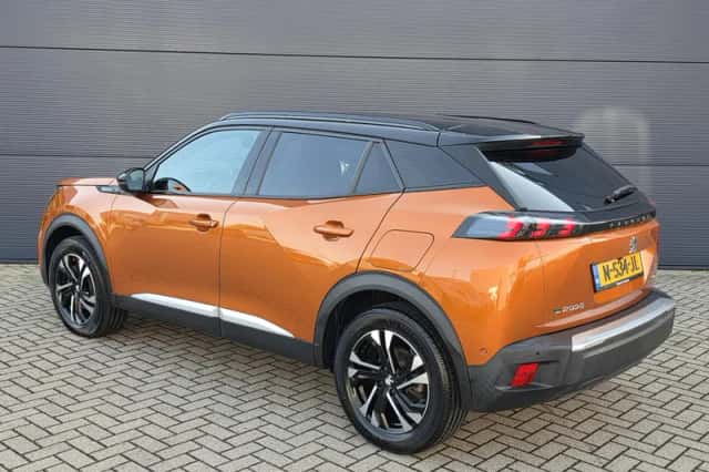 Peugeot e-2008 (2021) thumbnail 4