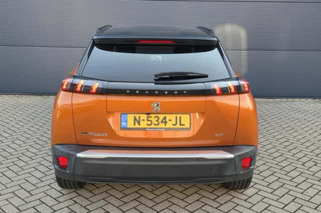 Peugeot e-2008 (2021) thumbnail 5
