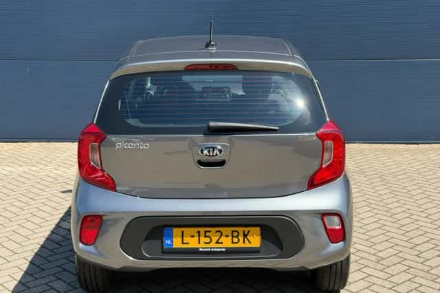 Kia Picanto (2021) thumbnail 2