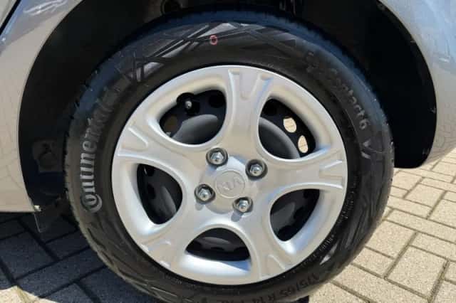 Kia Picanto (2021) thumbnail 6