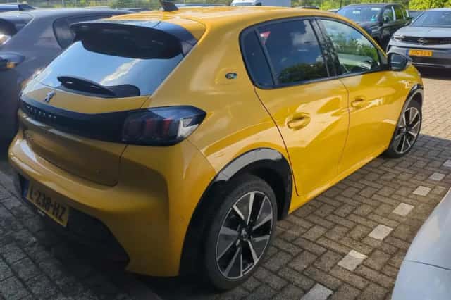 Peugeot e-208 (2021) thumbnail 2