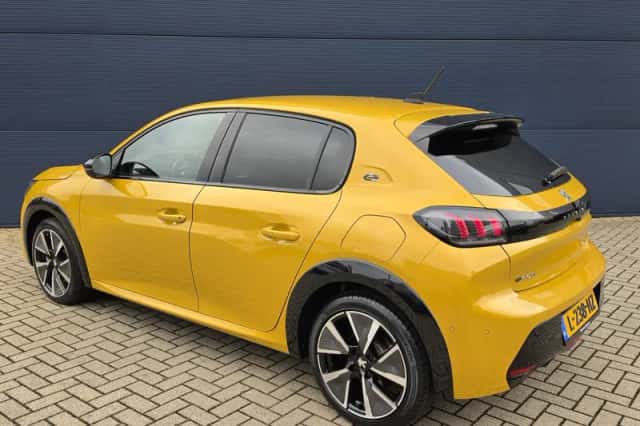 Peugeot e-208 (2021) thumbnail 4