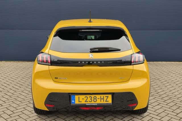Peugeot e-208 (2021) thumbnail 5