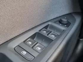 SEAT Leon (2018) thumbnail 24