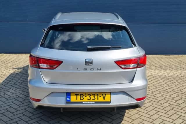SEAT Leon (2018) thumbnail 4