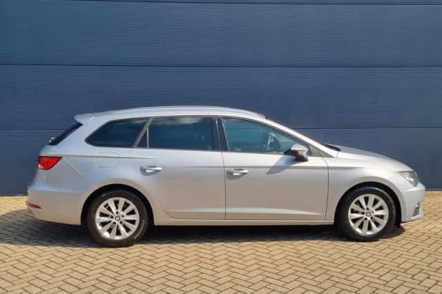 SEAT Leon (2018) thumbnail 6