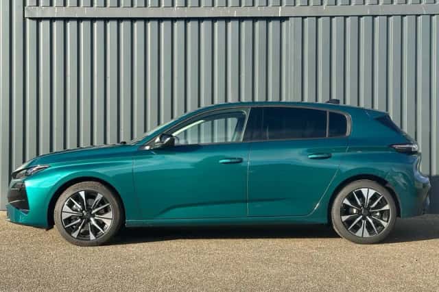 Peugeot 308 (2025) thumbnail 2