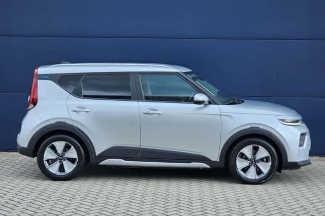 Kia Soul EV (2021) thumbnail 4