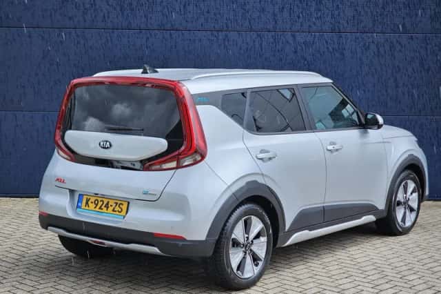 Kia Soul EV (2021) thumbnail 5