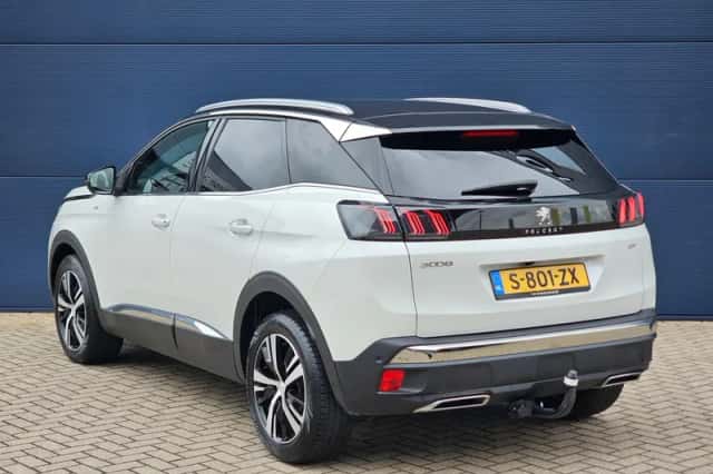 Peugeot 3008 (2023) thumbnail 4