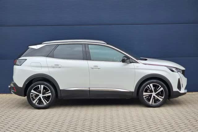 Peugeot 3008 (2023) thumbnail 5