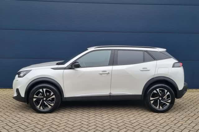 Peugeot 2008 (2023) thumbnail 3