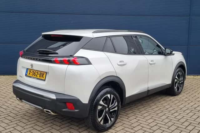 Peugeot 2008 (2023) thumbnail 6
