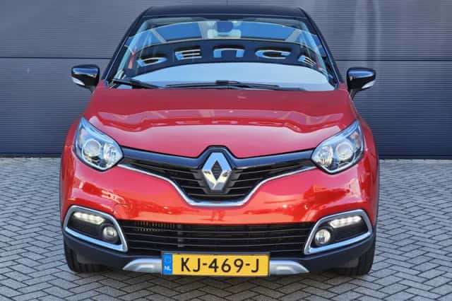 Renault Captur (2016) thumbnail 2