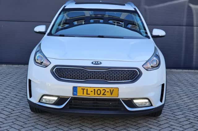 Kia Niro (2018) thumbnail 2