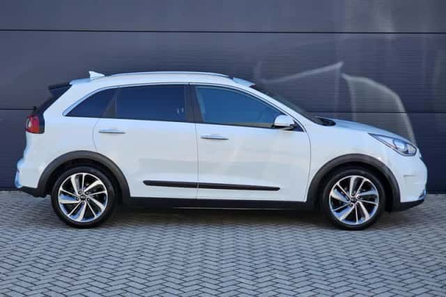 Kia Niro (2018) thumbnail 4