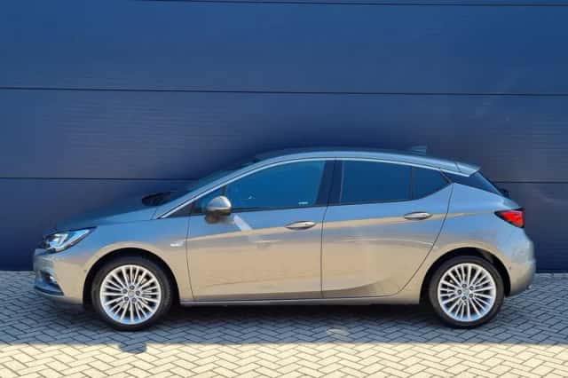 Opel Astra (2016) thumbnail 2