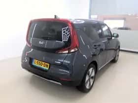 Kia Soul EV (2021) thumbnail 2