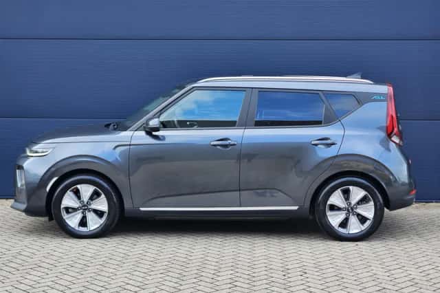 Kia Soul EV (2021) thumbnail 3