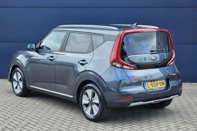Kia Soul EV (2021) thumbnail 4