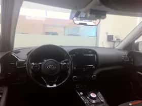 Kia Soul EV (2021) thumbnail 4