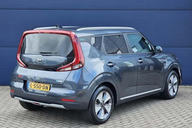 Kia Soul EV (2021) thumbnail 6