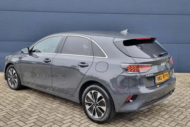 Kia Ceed (2025) thumbnail 4