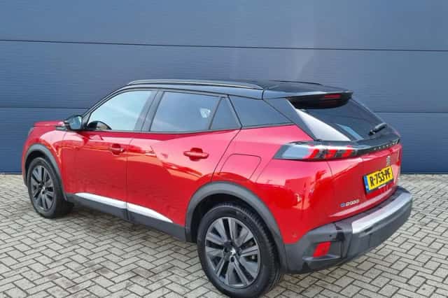 Peugeot e-2008 (2022) thumbnail 4
