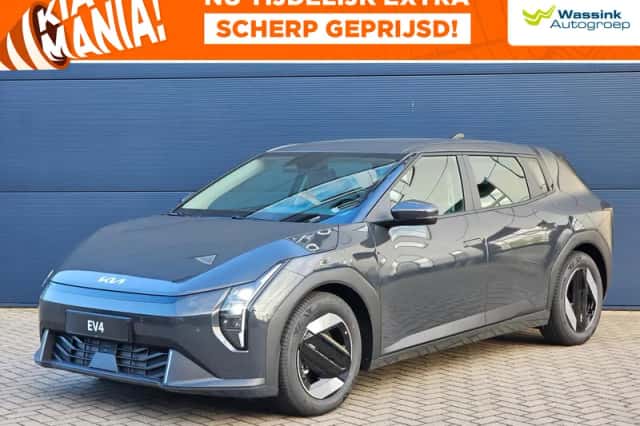 Kia EV4 (2026) thumbnail 1