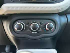 Renault Twingo (2016) thumbnail 23